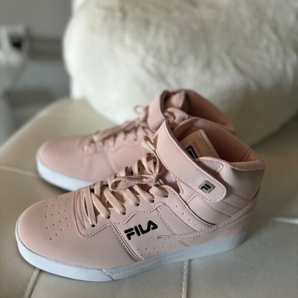 FILA's women's chic light pink high-ankle sneakers - Picture 3 of 6